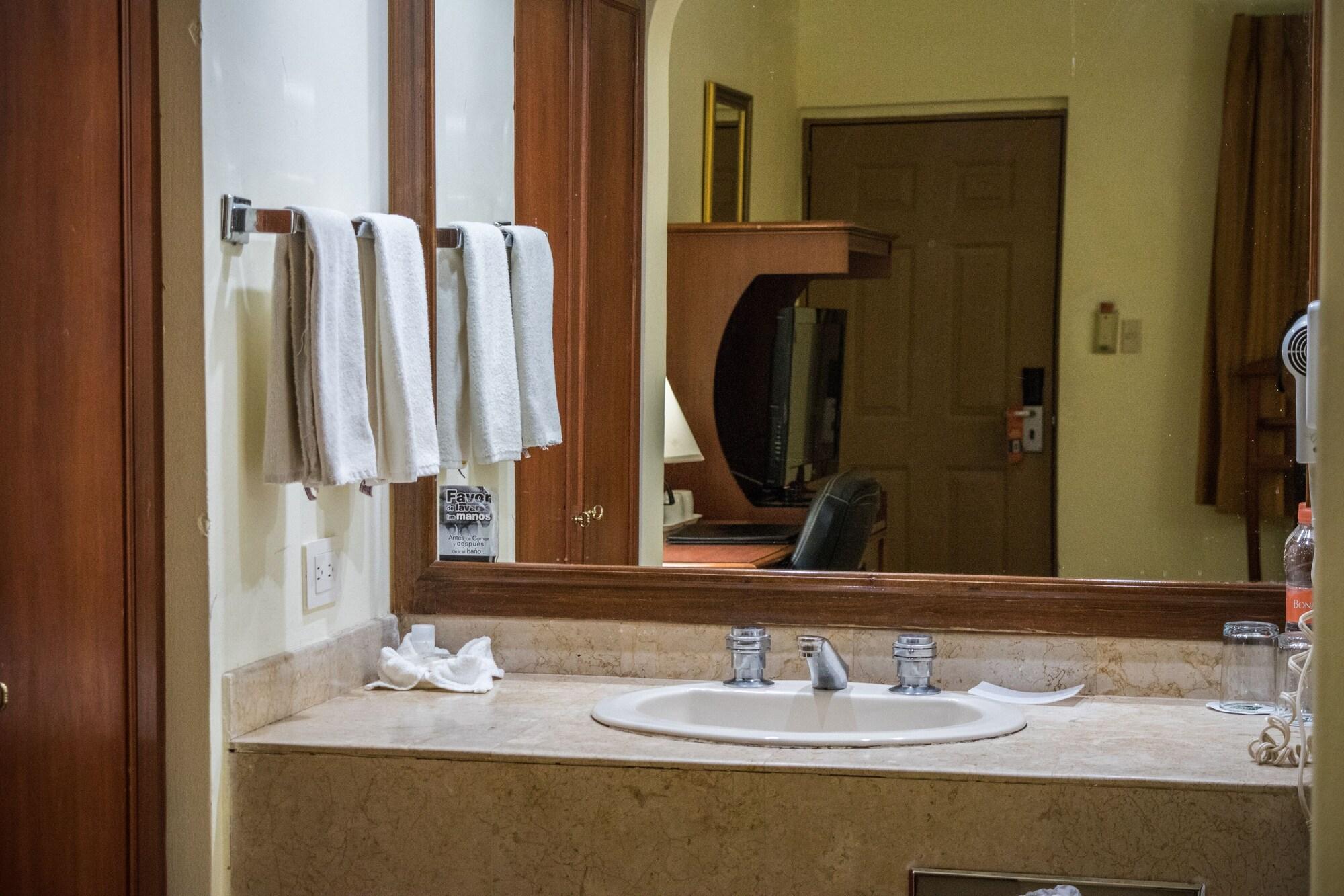 Quality Inn Ciudad Obregón Eksteriør bilde